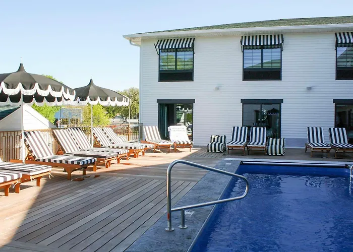The Inn Hotel Lake Okoboji, An Ascend Collection Hotel